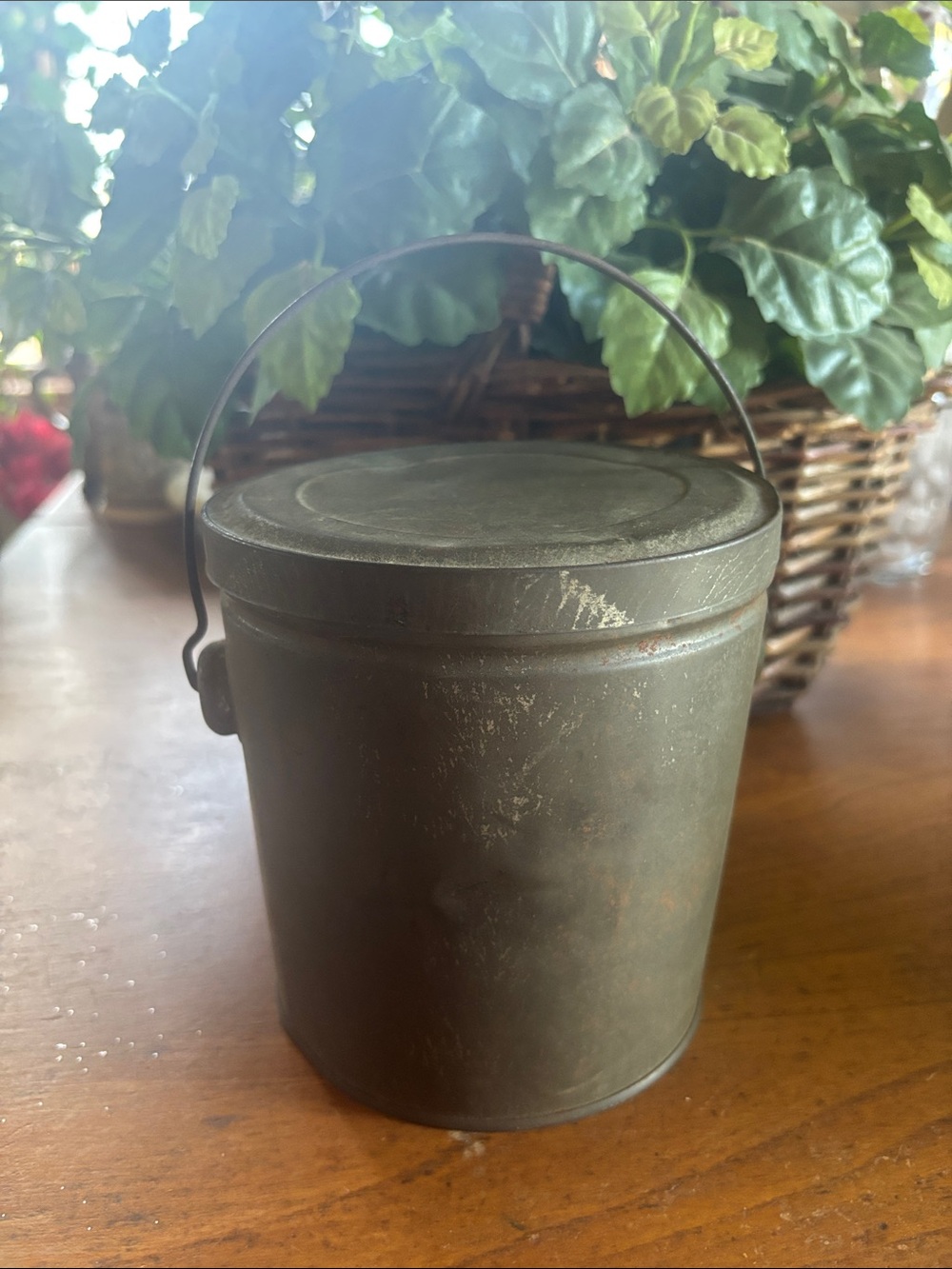 Vintage CAMCORDER olive green tin small 5” berry/lunch pail with lid and handle